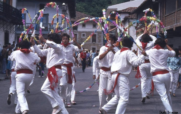 DANZA DE VARAS  LANESTOSA 